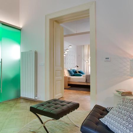 Bright Prague Na Porici Appartement Buitenkant foto